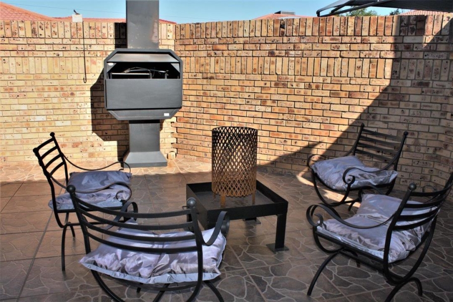 3 Bedroom Property for Sale in Hillcrest Northern Cape